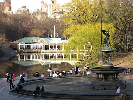 Tập_tin:Central_Park_Lake_House_from_Bethesda_jeh.jpg