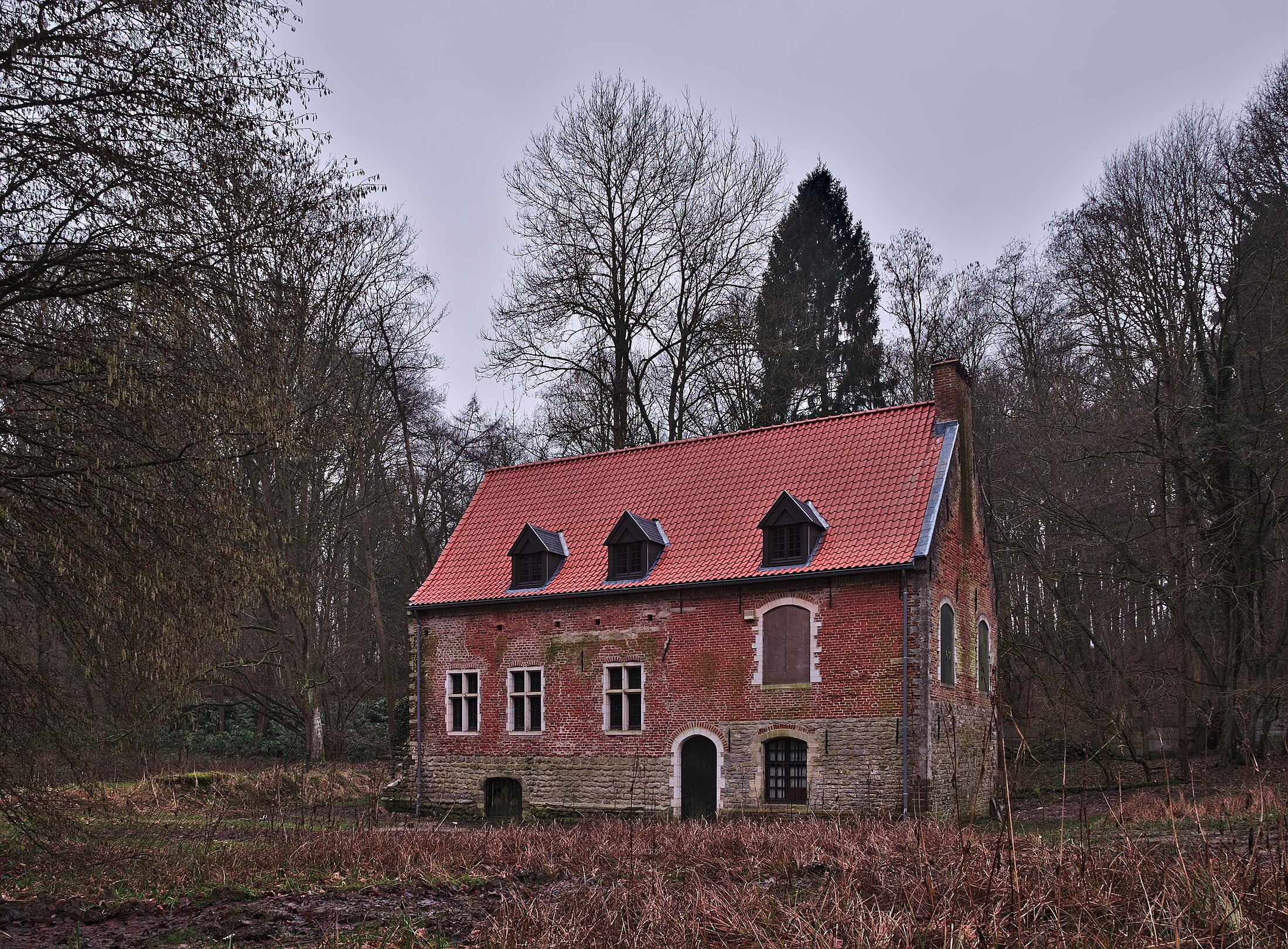 fr:Château de Trois-Fontaines