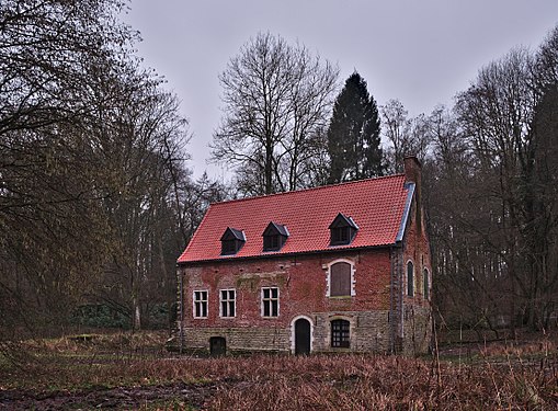 fr:Château de Trois-Fontaines
