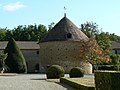 Château de Reigné le pigeonnier.JPG