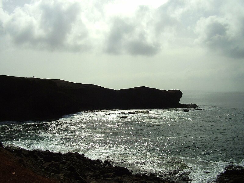 File:Coastline of Lanzarote 050.JPG