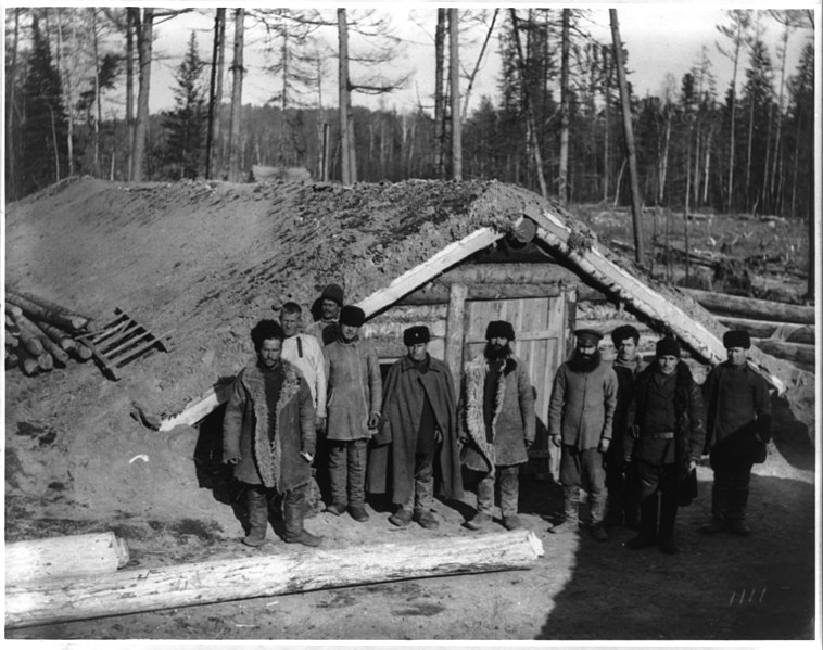 File:Cossack huts in far east Siberia near Khabarovsk LCCN2004708124.jpg