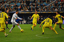 Cristiano Ronaldo démontrant ses qualités techniques avec le Real Madrid contre Villareal.