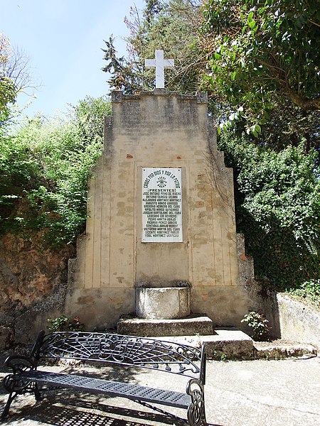 File:Cruz de los Caídos de Tubilla del Lago 01.jpg