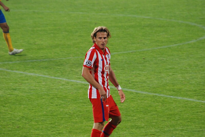 File:Diego Forlán Atlético Madrid.jpg