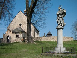 Dolní Město - kostel+socha.jpg