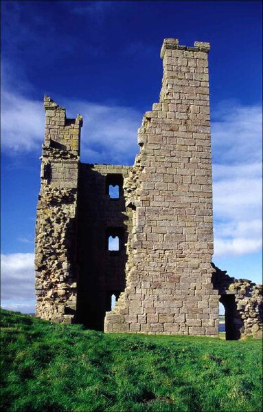 File:Dunstanburgh Castle3.jpg