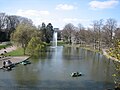 (F-67000)Parc de l'Orangerie à Strasbourg, parlement européen en arrière plan