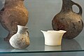 Early Cycladic thin-walled marble cup and pottery (jugs), 2800-2300 BC, AM Naxos, 119876.jpg