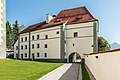 English: Northern view of the monastery's southern portal Deutsch: N-Ansicht des südlich situierten äußeren Torbaus