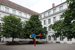 Ellerbeker Strasse 7 (Berlin-Gesundbrunnen) Community School.JPG