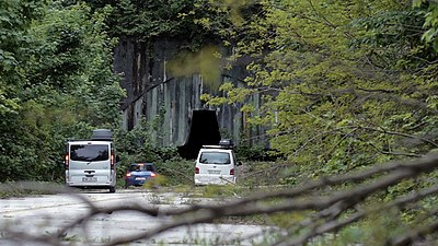 Slika:Entrance to the underground space facilities Object 505 - 2.jpg