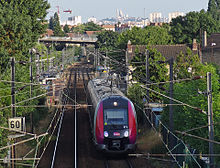 L'élément 47 H quitte la gare du Gros Noyer - Saint-Prix, sur la ligne d'Ermont-Eaubonne à Valmondois en août 2013.