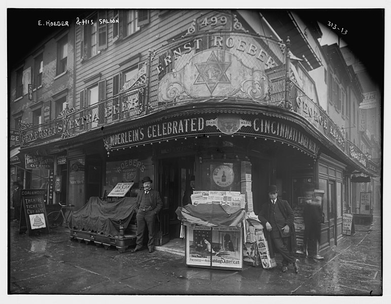 File:Ernest Roeber & his saloon LCCN2014681430.jpg