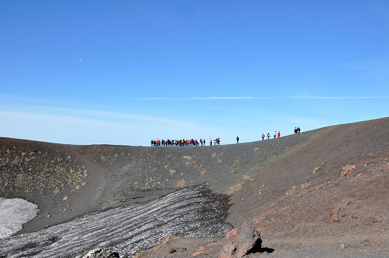 File:Etna Crateri Silvestri 2012.JPG