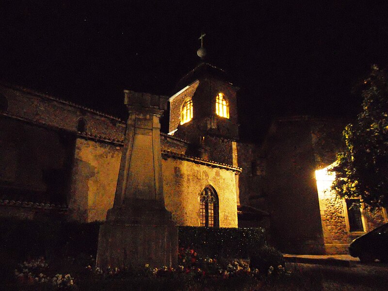 File:Exterior of église Sainte-Marie-Madeleine de Pérouges by night.jpg