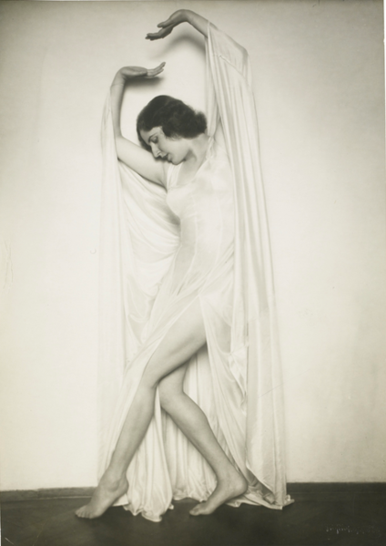 File:FOUR DANCE STUDIES WITH HEDY PFUNDMAYR 3.PNG