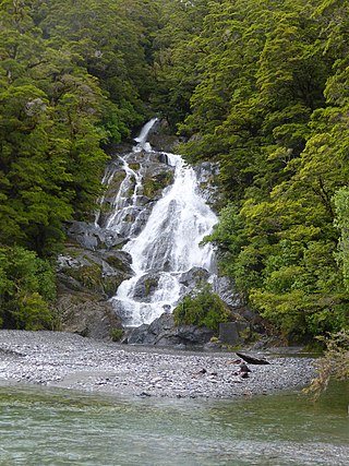 <span class="mw-page-title-main">Fantail Falls</span> Waterfall in Haast Pass, New Zealand