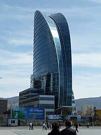 Felhőkarcoló a főtéren (Небоскреб на центральной площади) - Panoramio.jpg