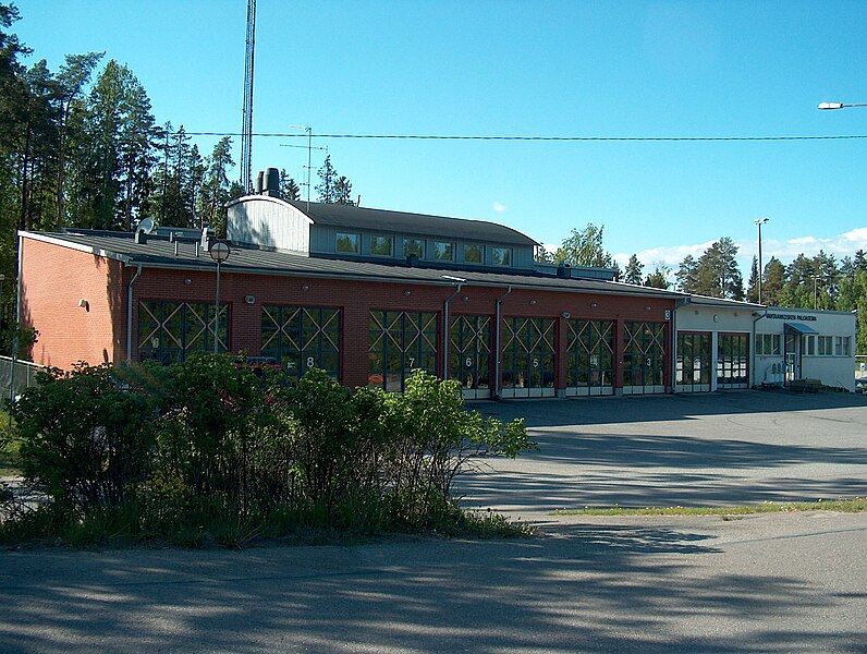 File:Fire Station Vantaankosken paloasema H4450 C.jpg