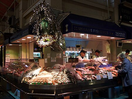 Fail:Fishmonger_in_the_Covered_Market_-_geograph.org.uk_-_724421.jpg