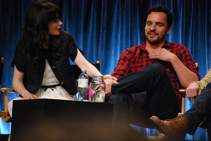 File:Flickr - Genevieve719 - Zooey Deschanel, Jake Johnson (17).jpg