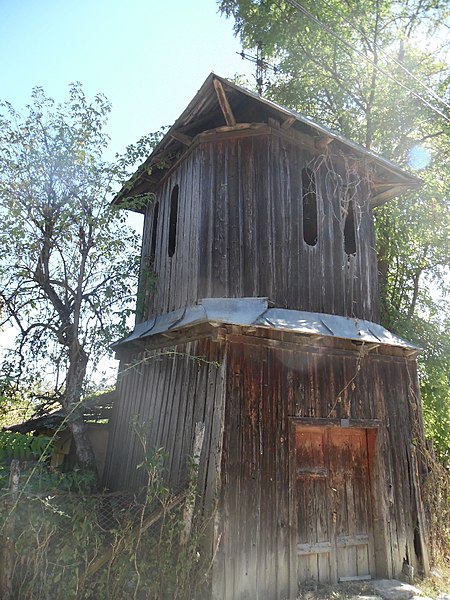 File:Fosta Biserica Chiojdeanca - panoramio.jpg