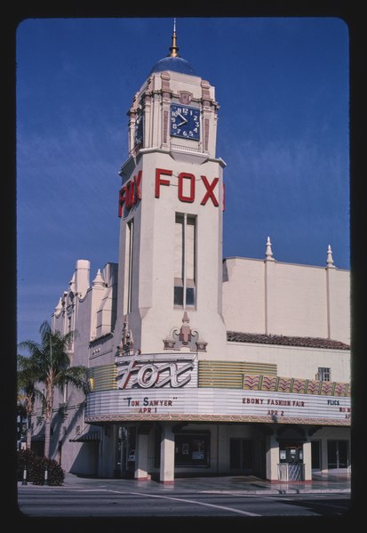 File:Fox Theater, Bakersfield, California LCCN2017707831.tif