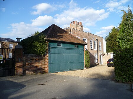 Garage, Monken Hadley