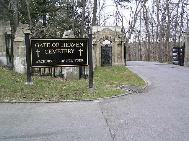 The upper entrance to Gate of Heaven Cemetery