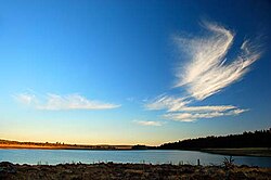 Západ slunce na přehradě Gerber (scénické snímky kraje Klamath v Oregonu) (klaDA0104) .jpg