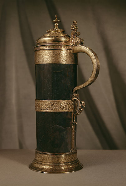 File:German - Tankard with Medal of Sigismond I, King of Poland - Walters 571029 - Profile.jpg