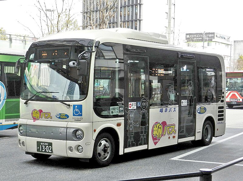 File:Gifu-bus-1302.jpg