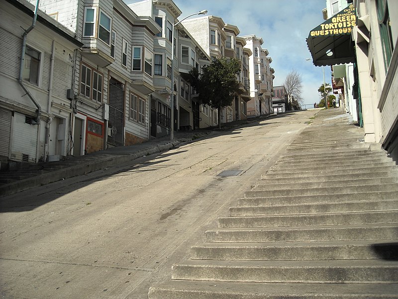 File:Going up to Telegraph Hill (4423070905).jpg