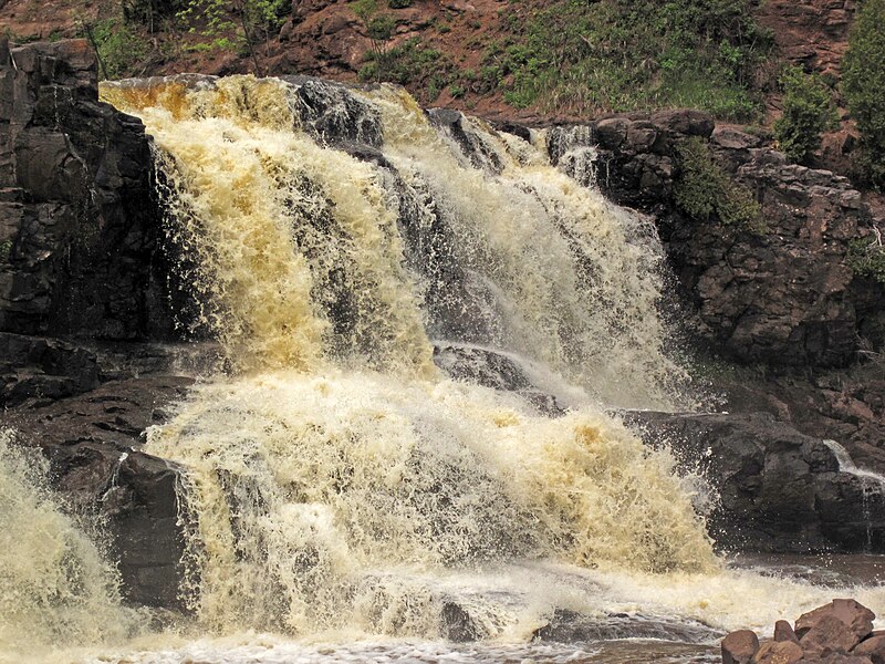 File:Gooseberry Falls - Main Falls (Middle Falls) (Gooseberry River, North Shore of Lake Superior, Minnesota, USA) 2 (22317748178).jpg