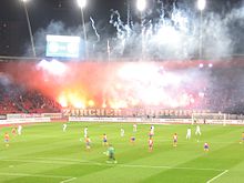 Anhänger des FC Zürich beim 208. Stadtderby gegen den Grasshopper Club (2009)