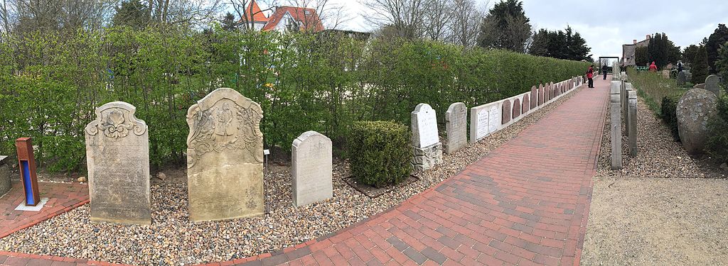 Gravestones in Amrum