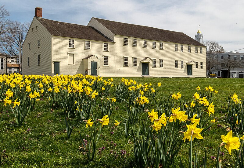 File:Great Friends Meeting House in Newport, Rhode Island.jpg