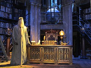 Hogwarts: Historie, Ledelse, Udseende og omgivelser