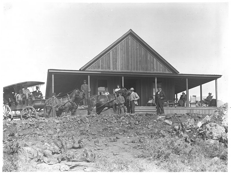 File:Hotel at Little Harbor, Santa Catalina Island, ca.1900 (CHS-837).jpg