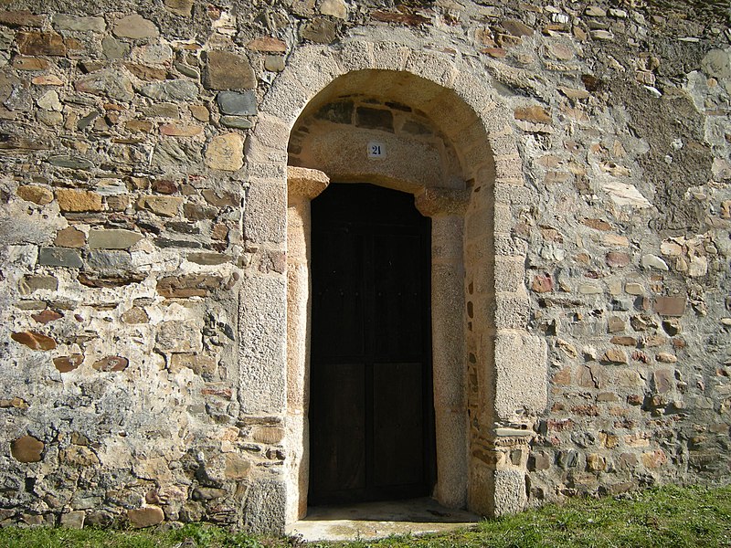 File:Iglesia de San Martín de Tours de Pieros (3296215517).jpg