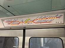 Plan lumineux de la ligne A du RER au-dessus d'une porte