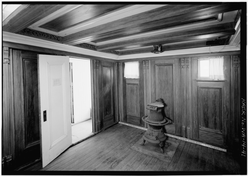 File:Interior of cabin, looking forward in saloon - Schooner WAWONA, 1018 Valley Street, Seattle, King County, WA HAER WASH,17-SEAT,10-41.tif
