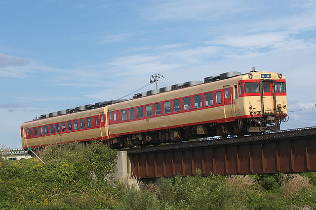 KiHa 58 on Yonesaka Line in October 2008