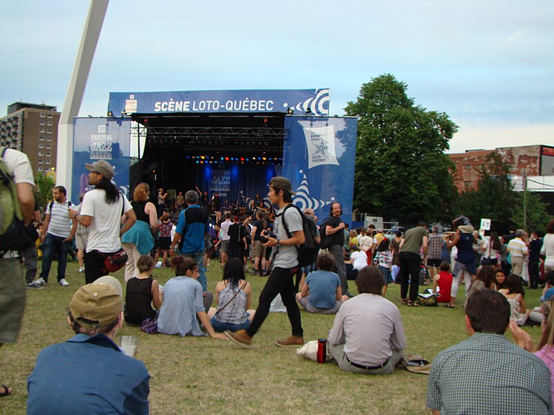 File:Jazz festival Montreal 2.JPG