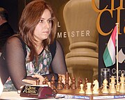 Judit Polgar faz o GAMBITO DO REI contra o Campeão Mundial de Xadrez 