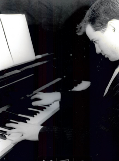 Julian Cochran at piano in 1998.png