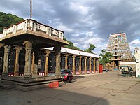 The gateway towers of the temple Kallazhagar (23).jpg