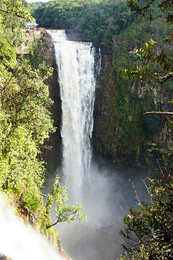 Kamarang Besar falls.jpg