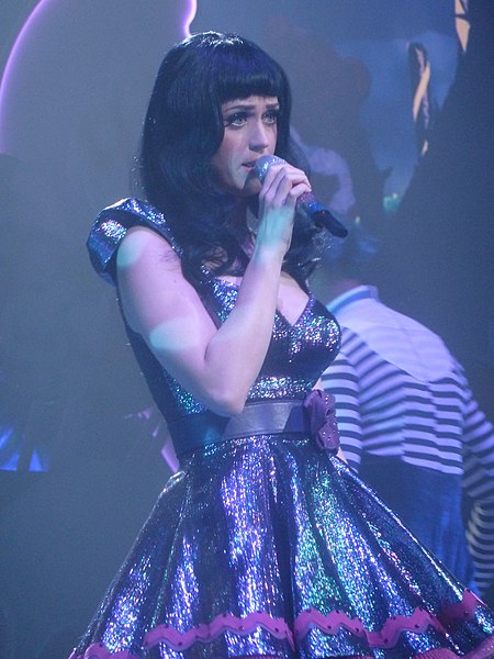 File:Katy Perry 06 - Zenith Paris - 2011 (5507880368).jpg